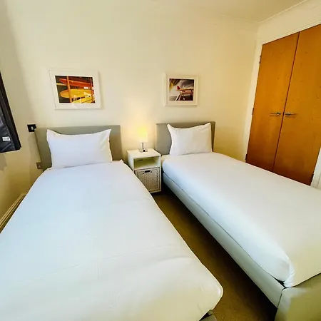 Apartment Exquisite Centre - Recently Refurbed - 2 Bed 2 Bath - Free Parking - Netflix Amazon Birmingham